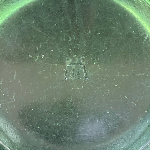 Hazel Atlas Green Uranium Glass 7 inch Rolled Lip Mixing Bowl - Picture 2 of 12